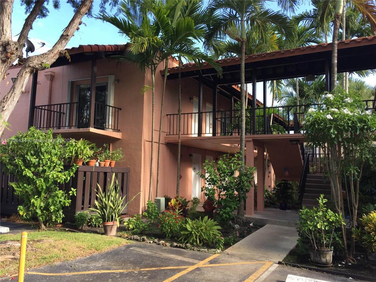10832 Kendall Dr - Photo 1