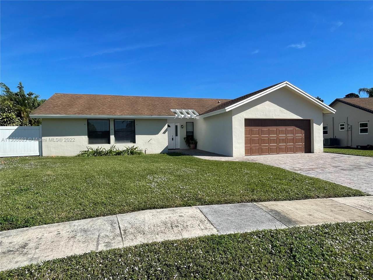 19336 Carolina Cir - Photo 1