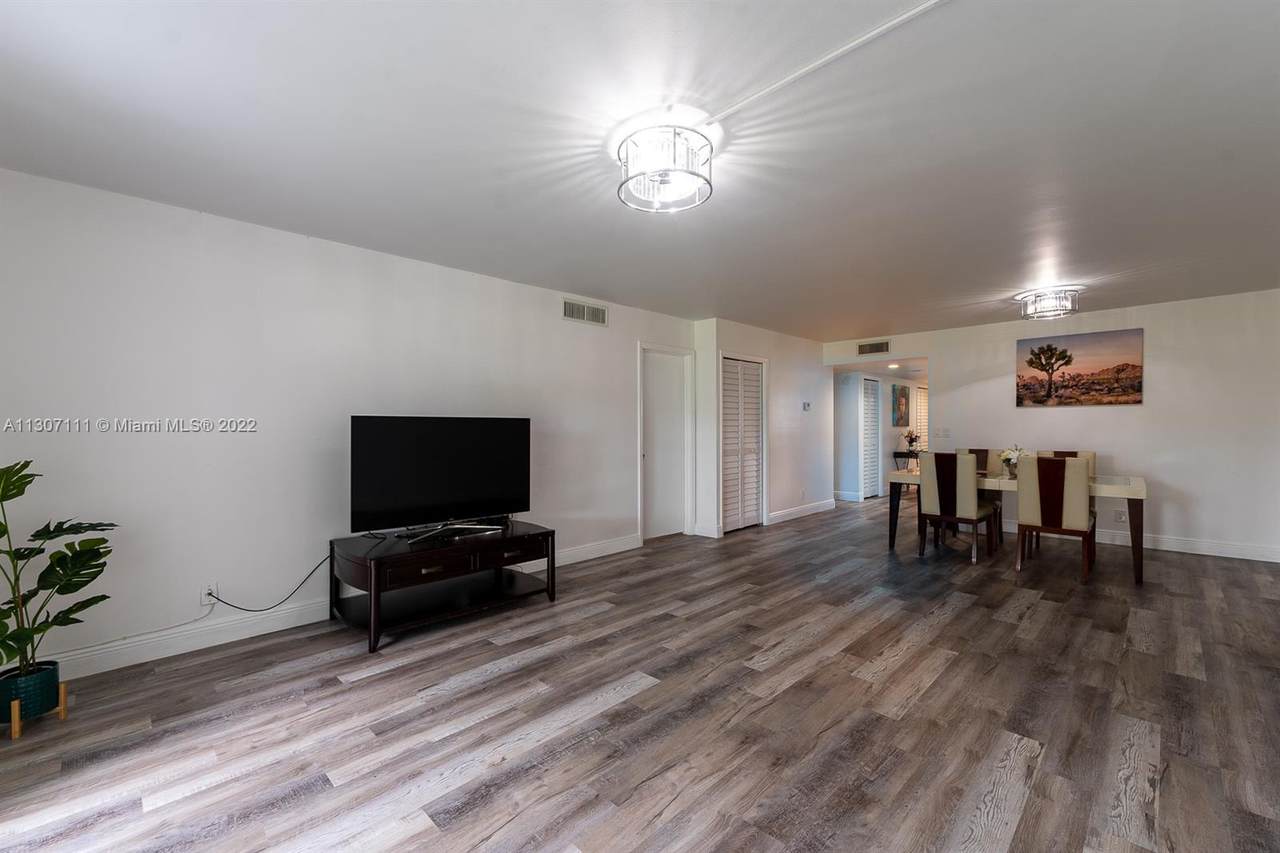 286 Racquet Club Rd - Photo 1