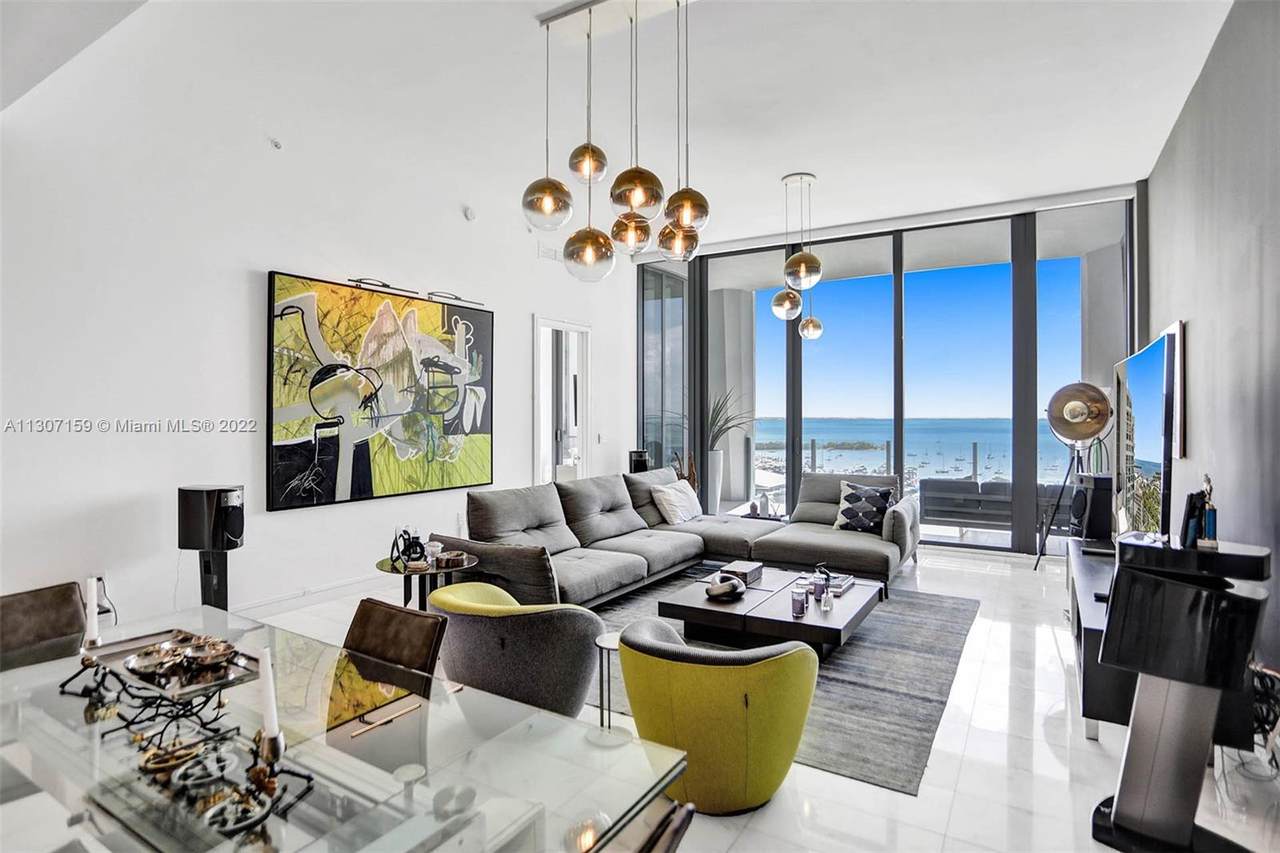 2821 Bayshore - Photo 1