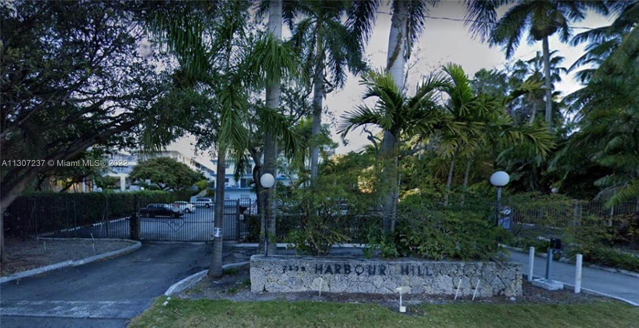 2539 Bayshore Dr - Photo 1