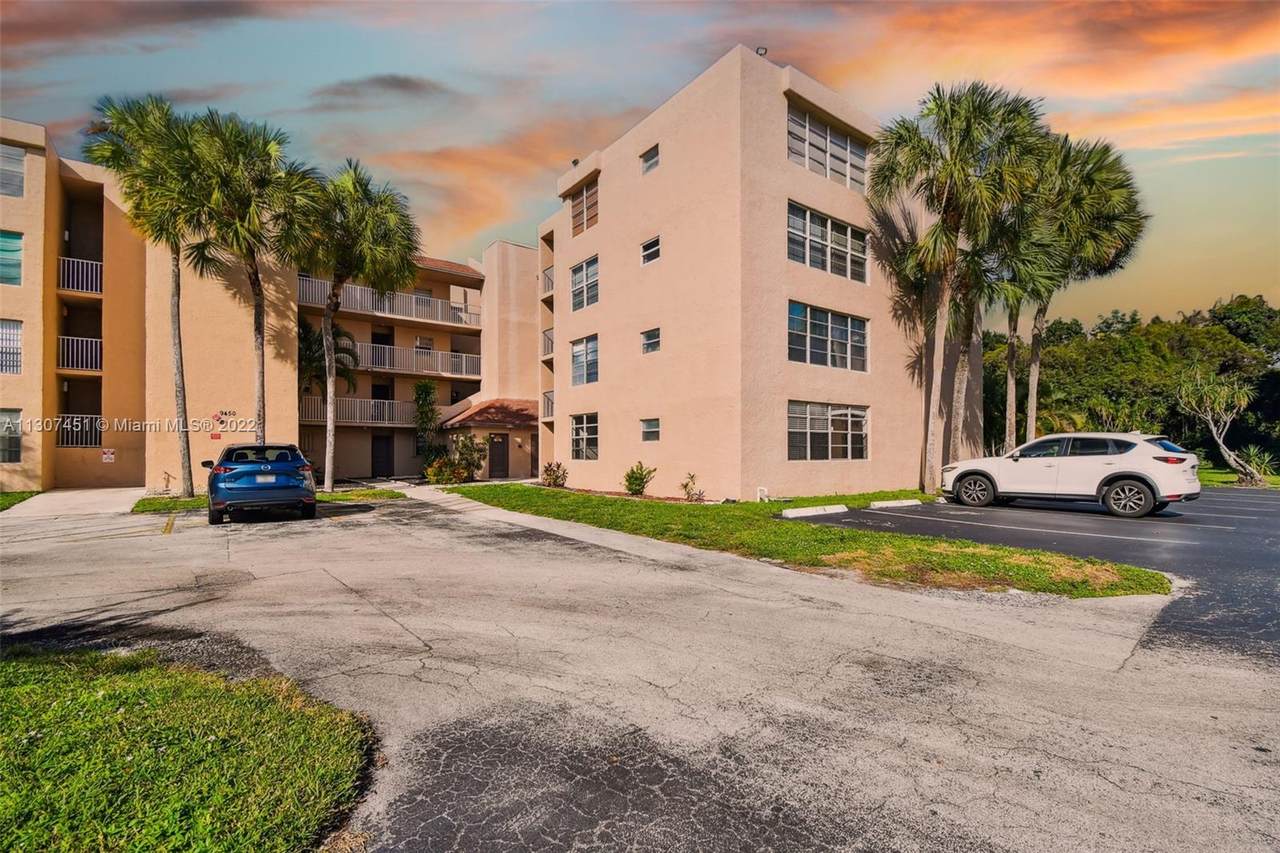 9450 Live Oak Pl - Photo 1
