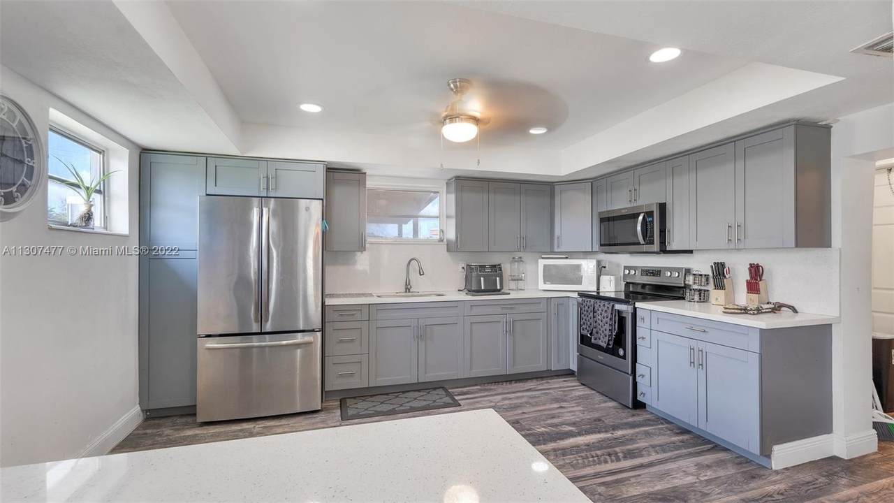 15740 18th Ct - Photo 1