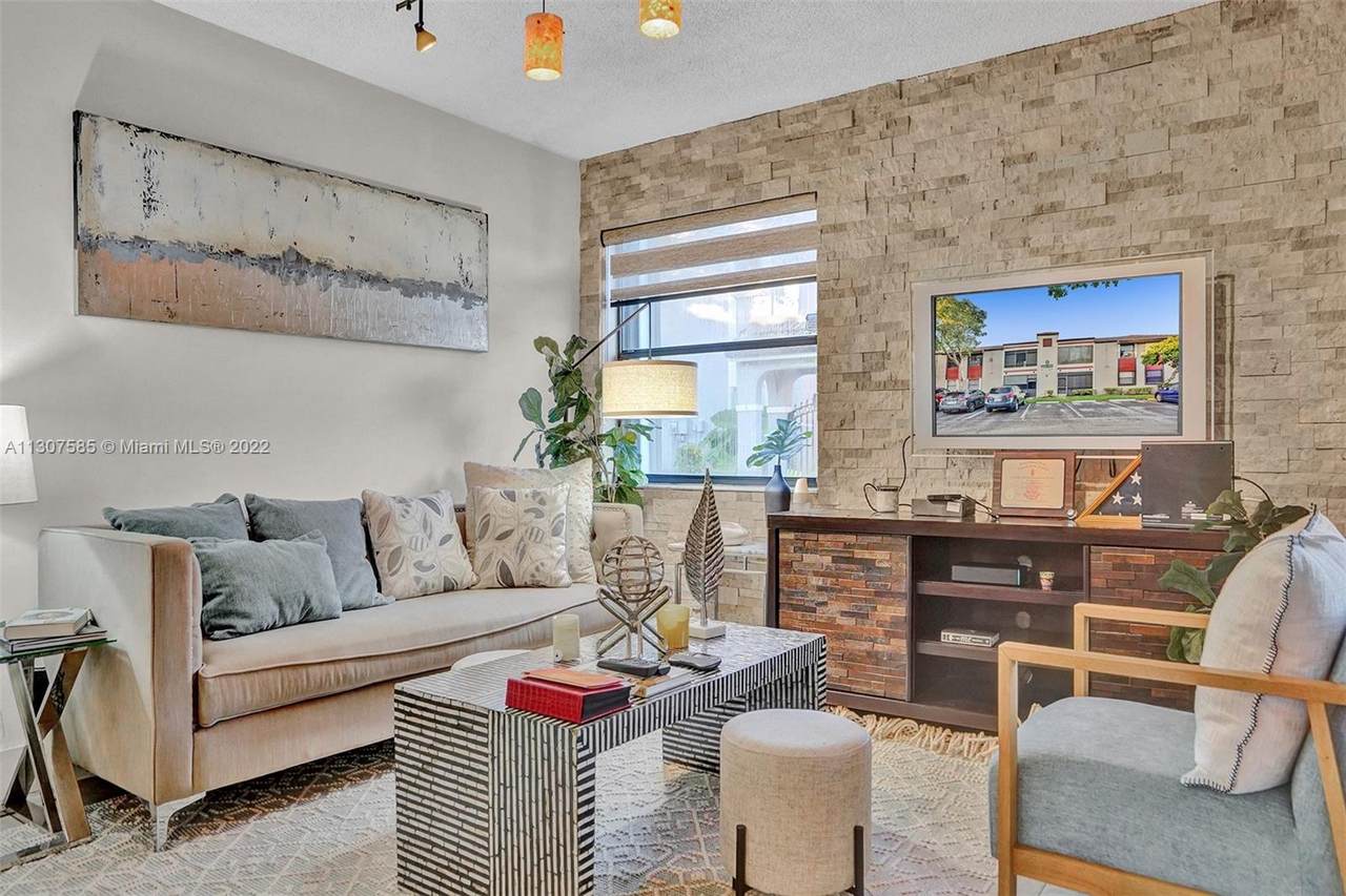 11561 10th St - Photo 1