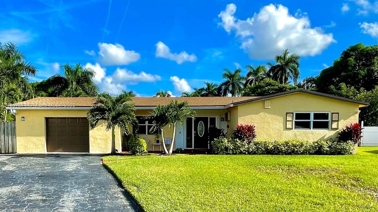 4050 35th Way - Photo 1