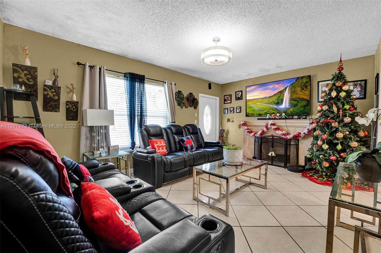 1621 29th Ave - Photo 1