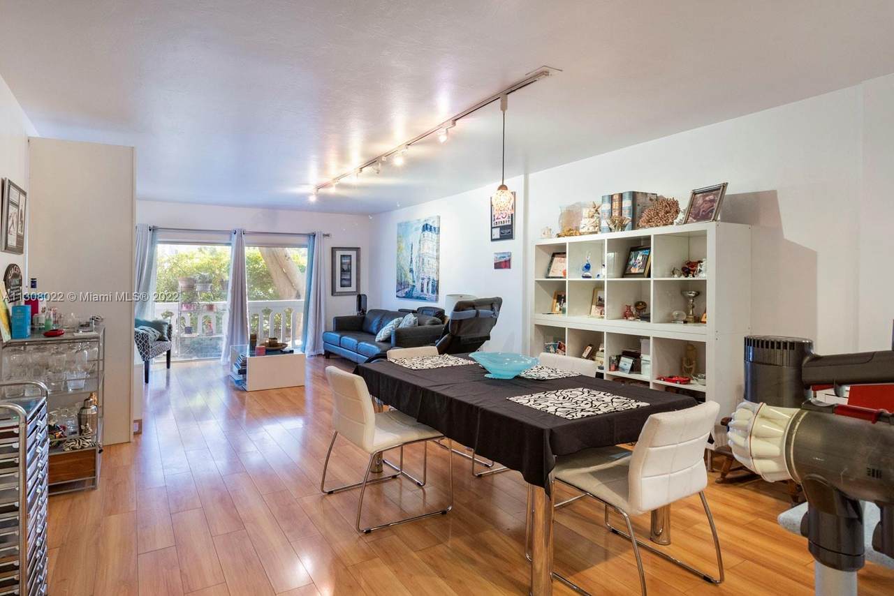 100 Edgewater Dr - Photo 1