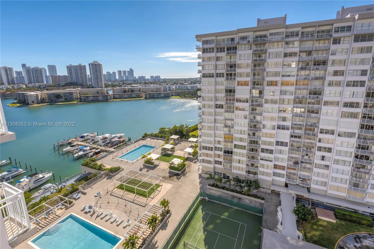 18061 Biscayne - Photo 1