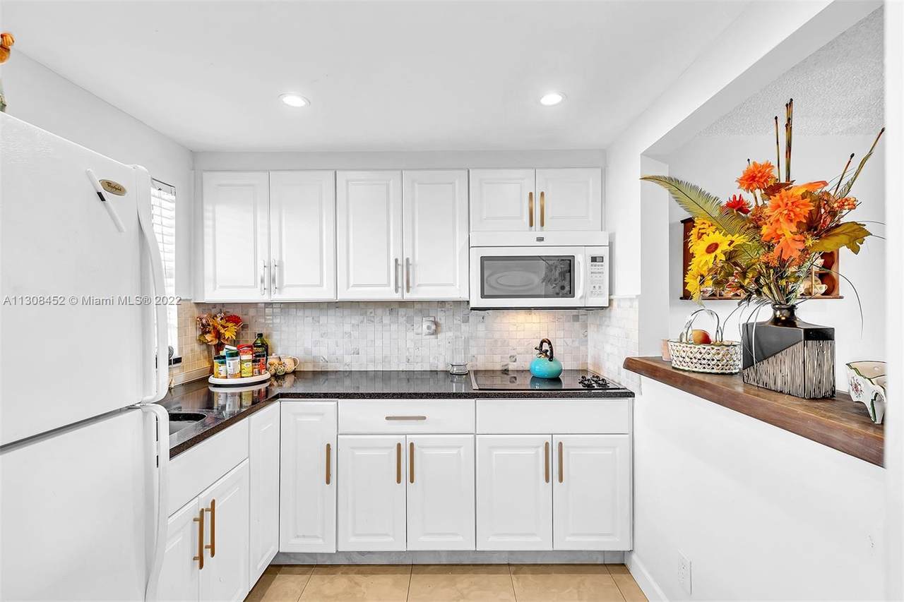 9281 Sunrise Lakes Blvd - Photo 1