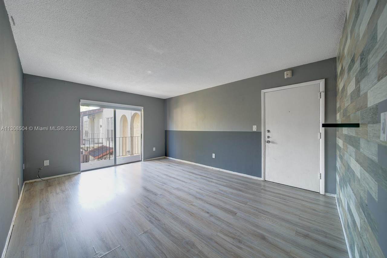 10790 Kendall Dr - Photo 1