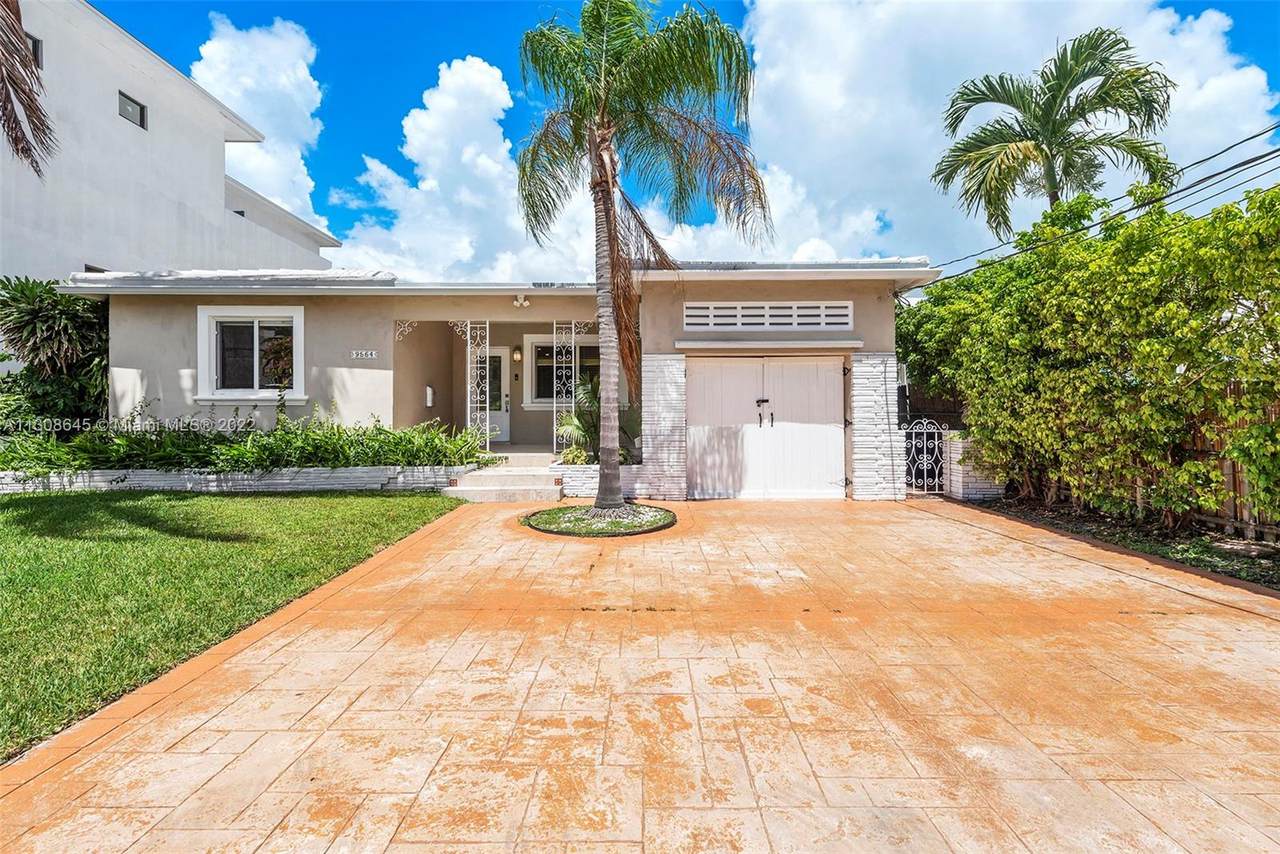 9564 Carlyle Ave - Photo 1