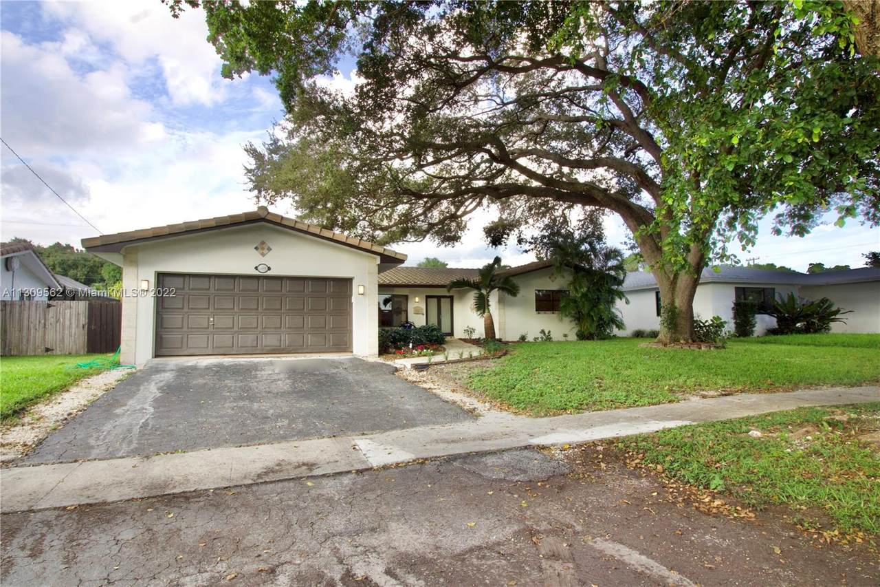 5401 Pierce St - Photo 1