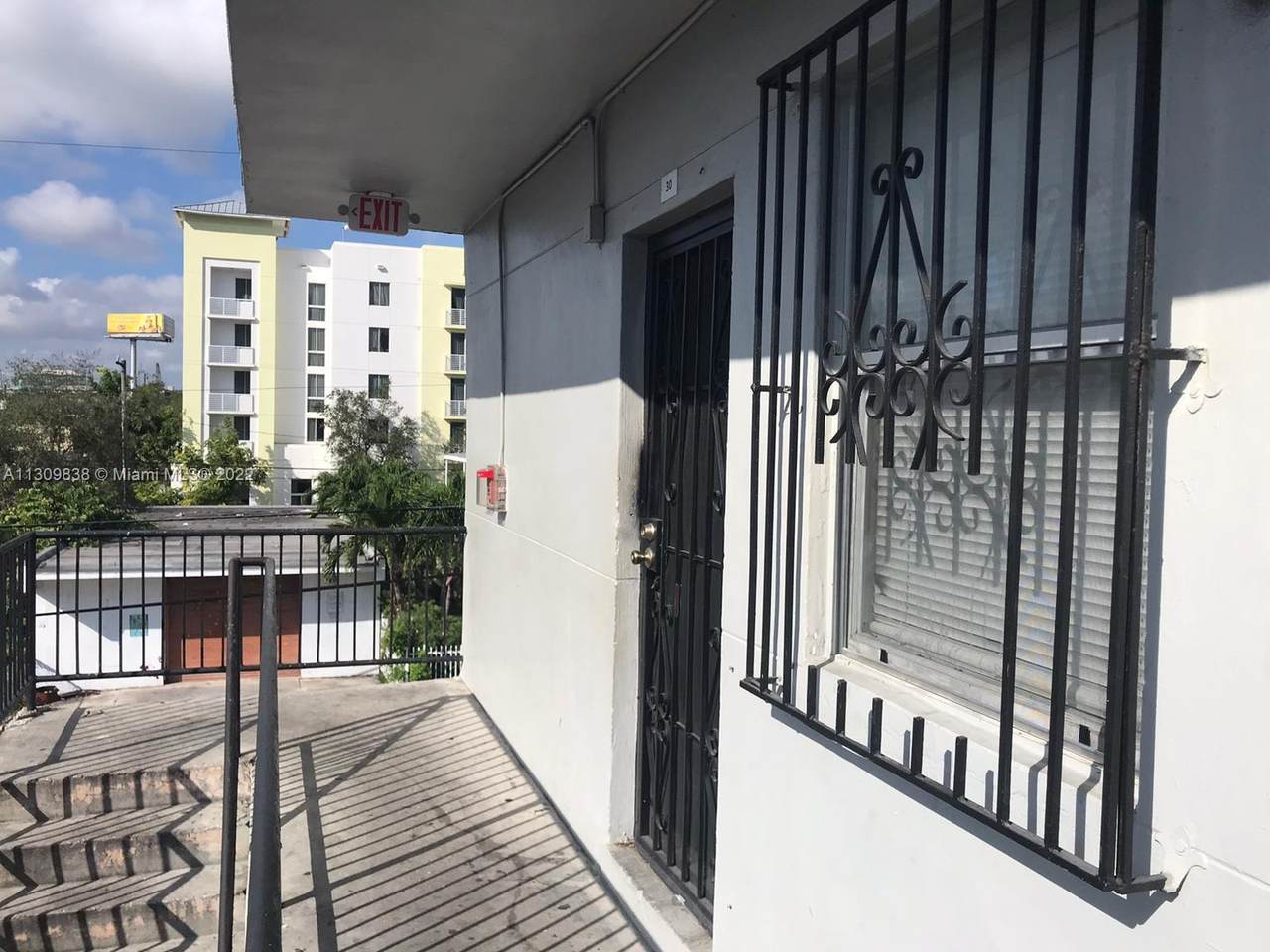 1525 1st Pl - Photo 1