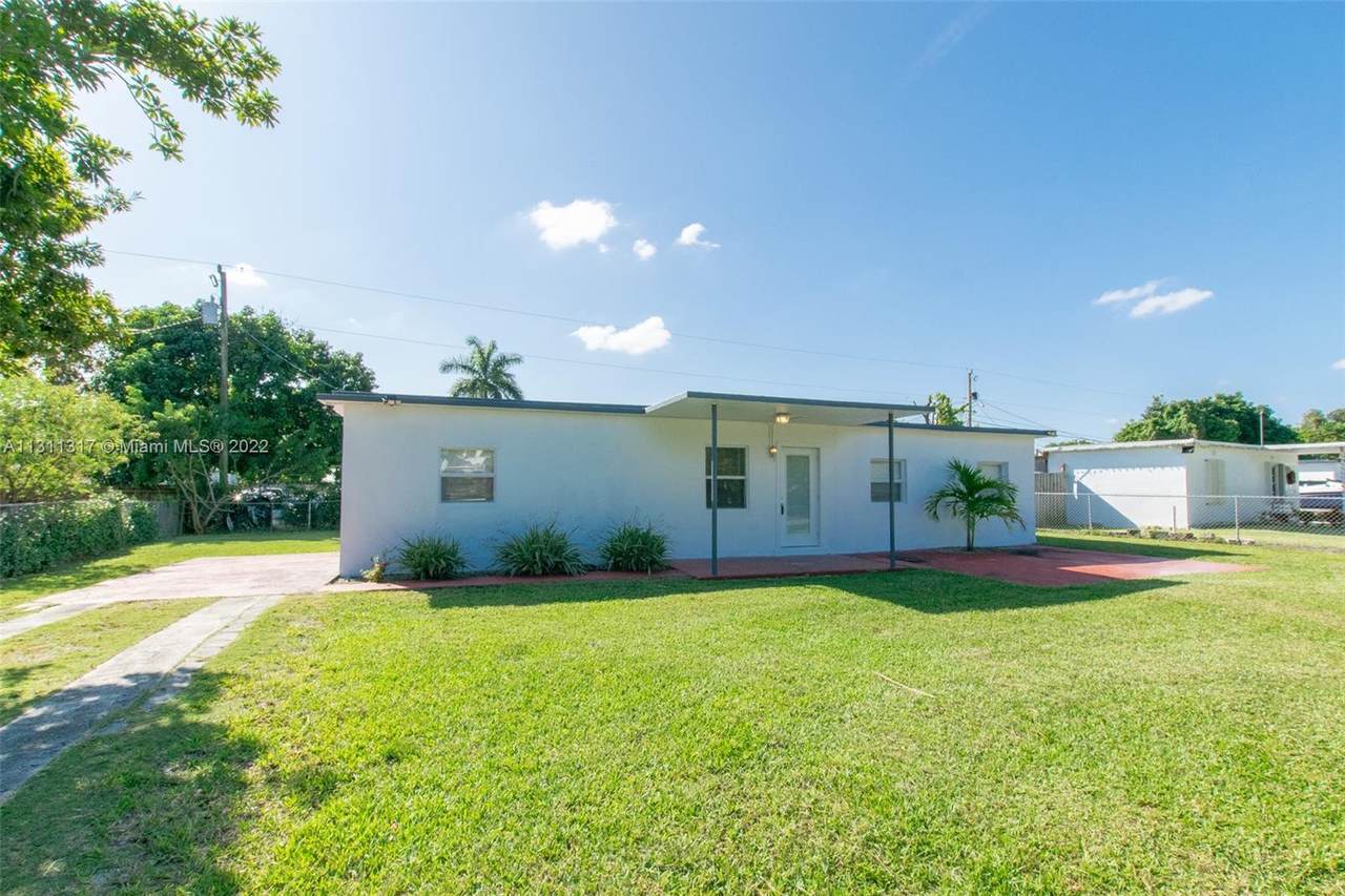 14950 Garfield Dr - Photo 1
