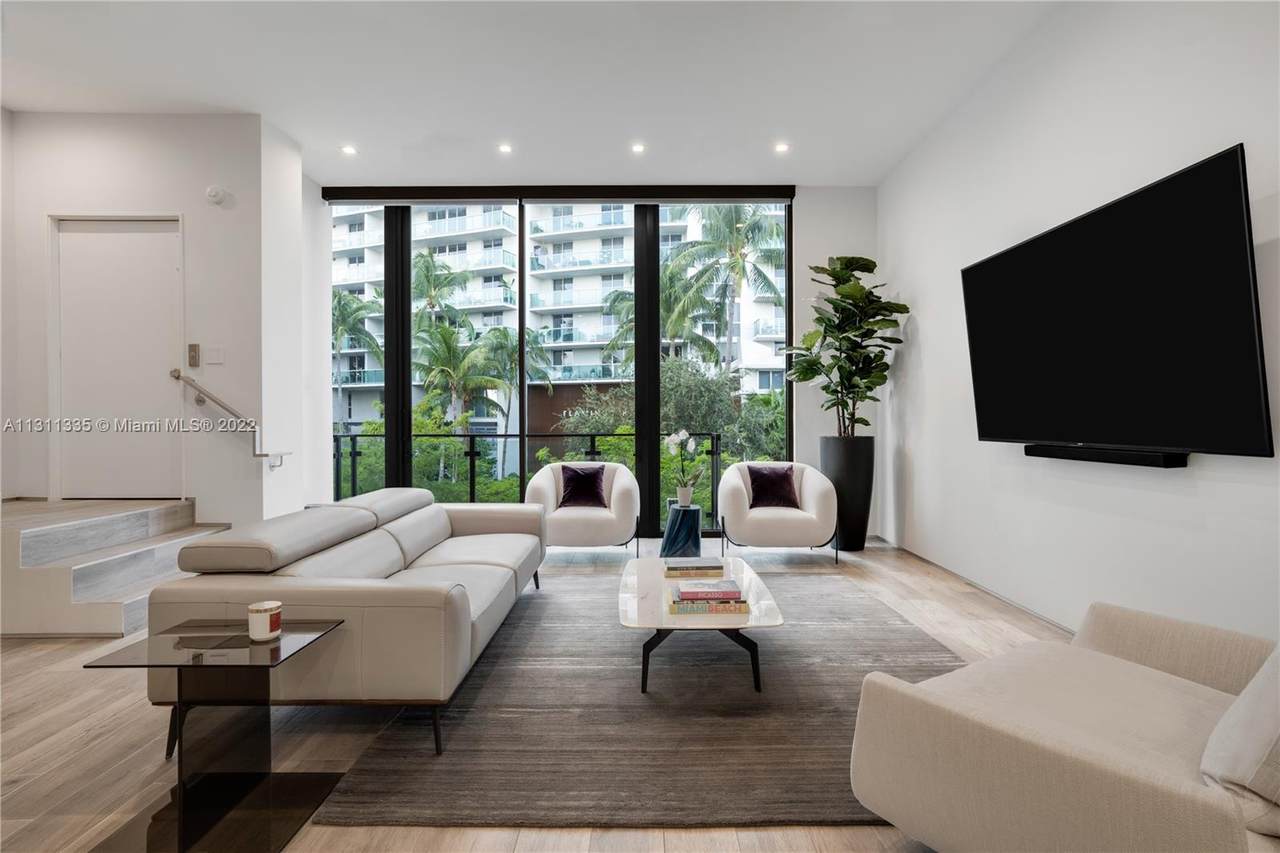 1535 Bay Rd - Photo 1