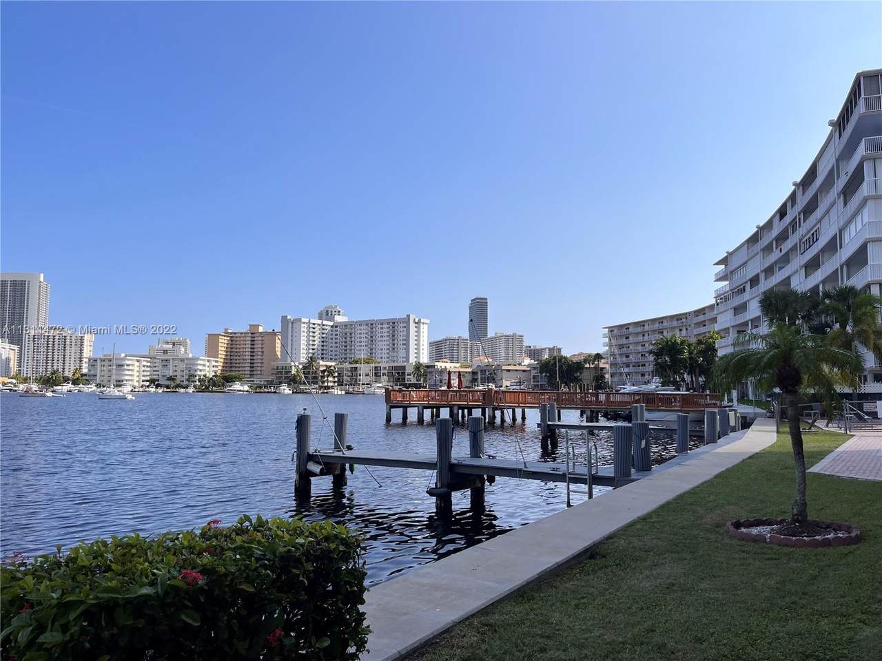 430 Golden Isles Dr - Photo 1