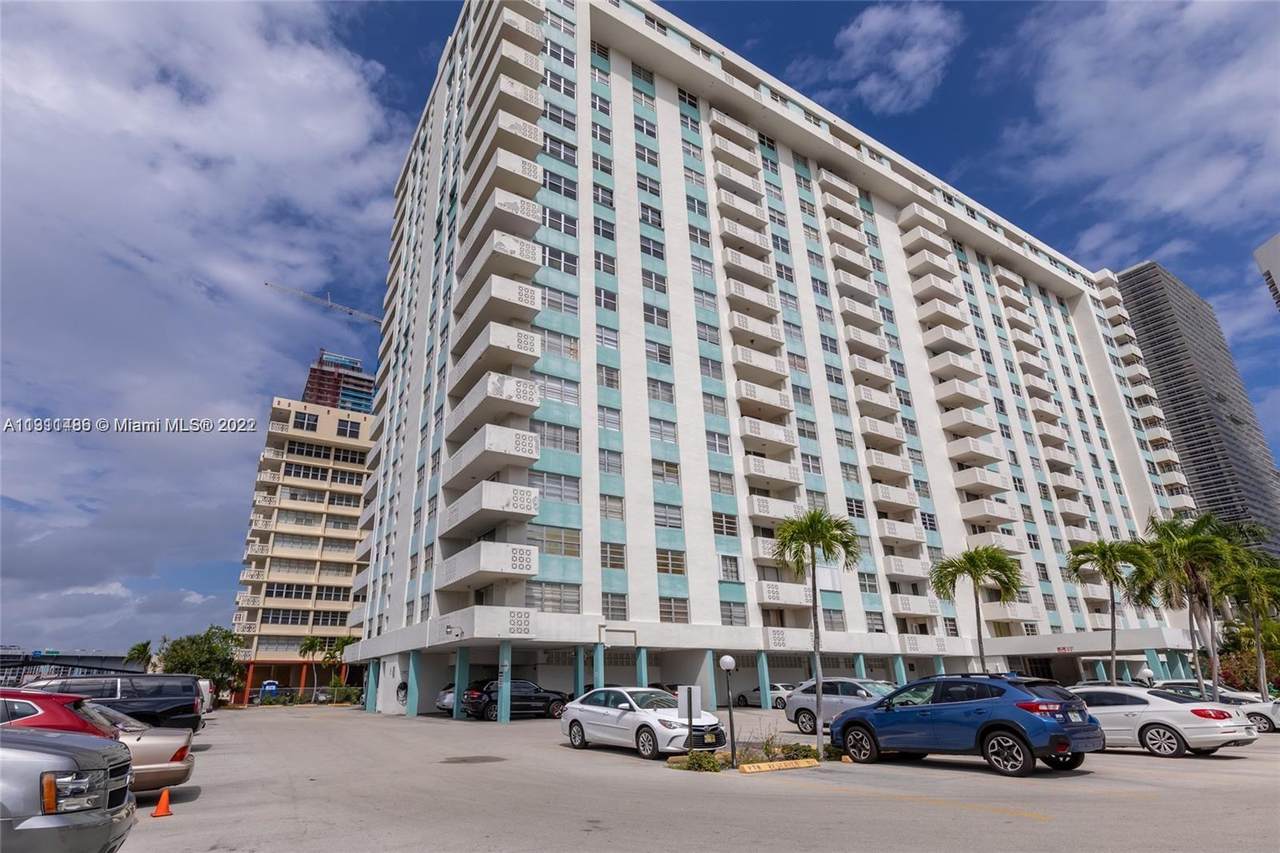 1833 Ocean Dr - Photo 1