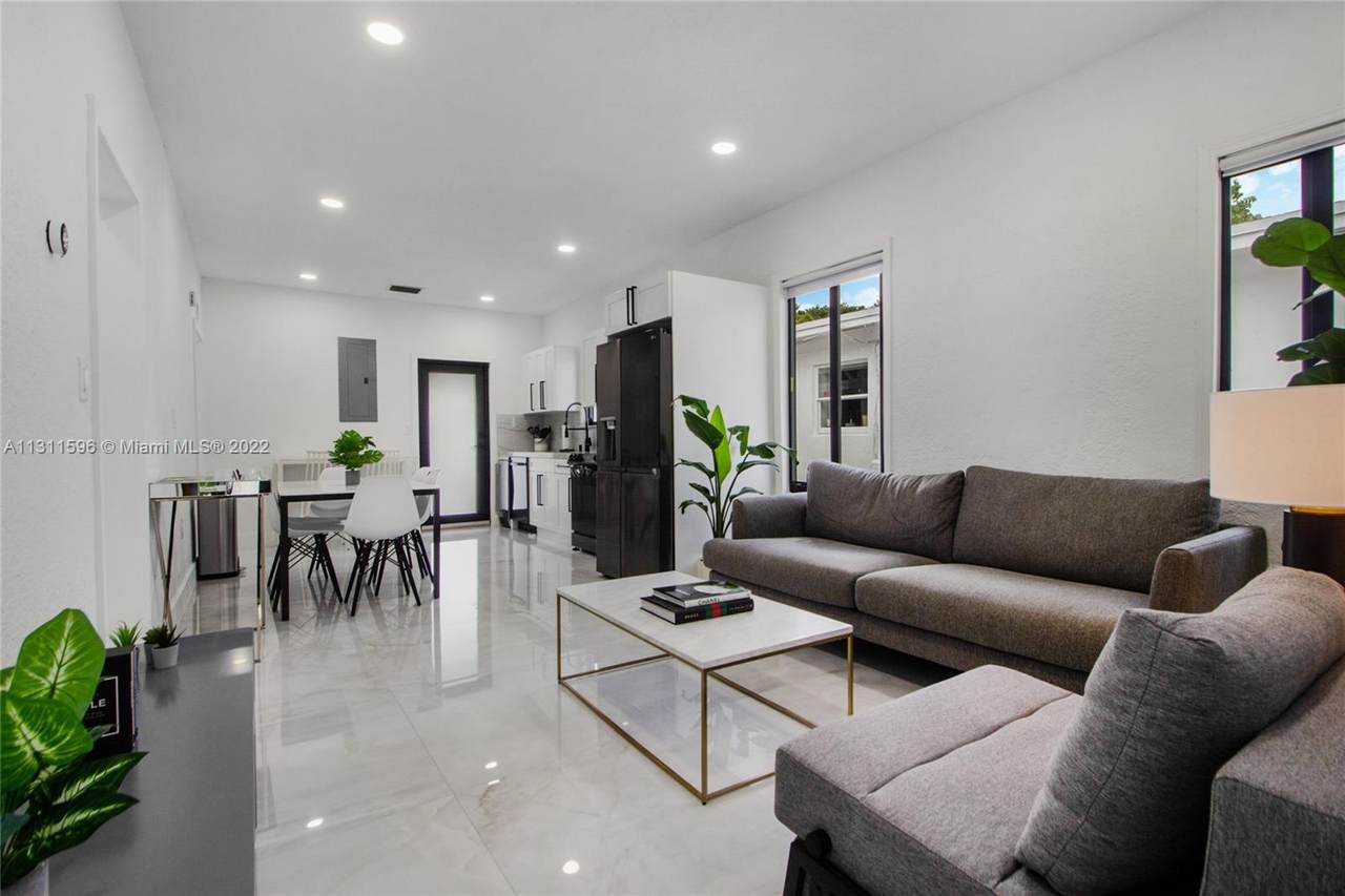 4800 Miami Ave - Photo 1