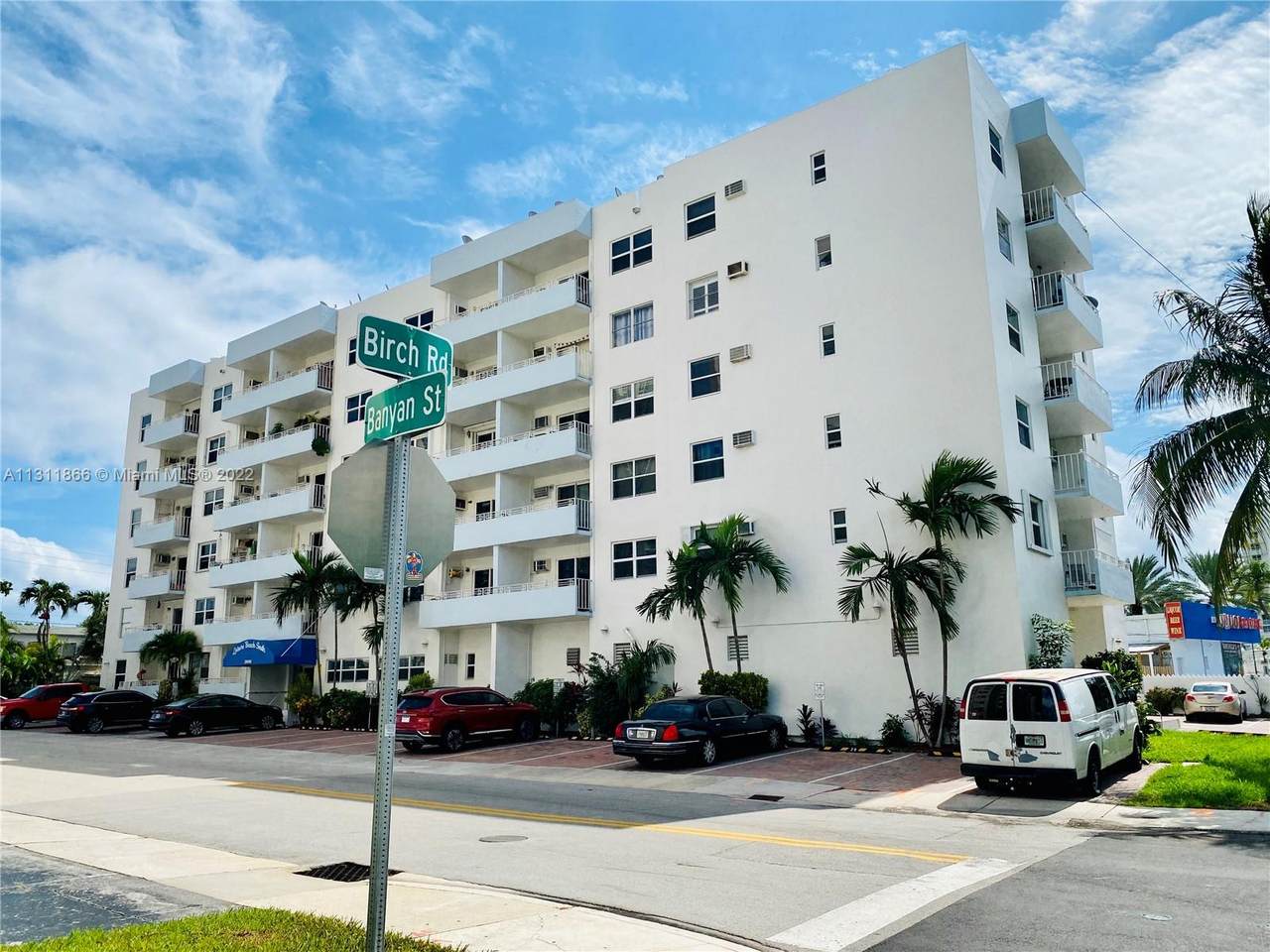 2900 Banyan St - Photo 1