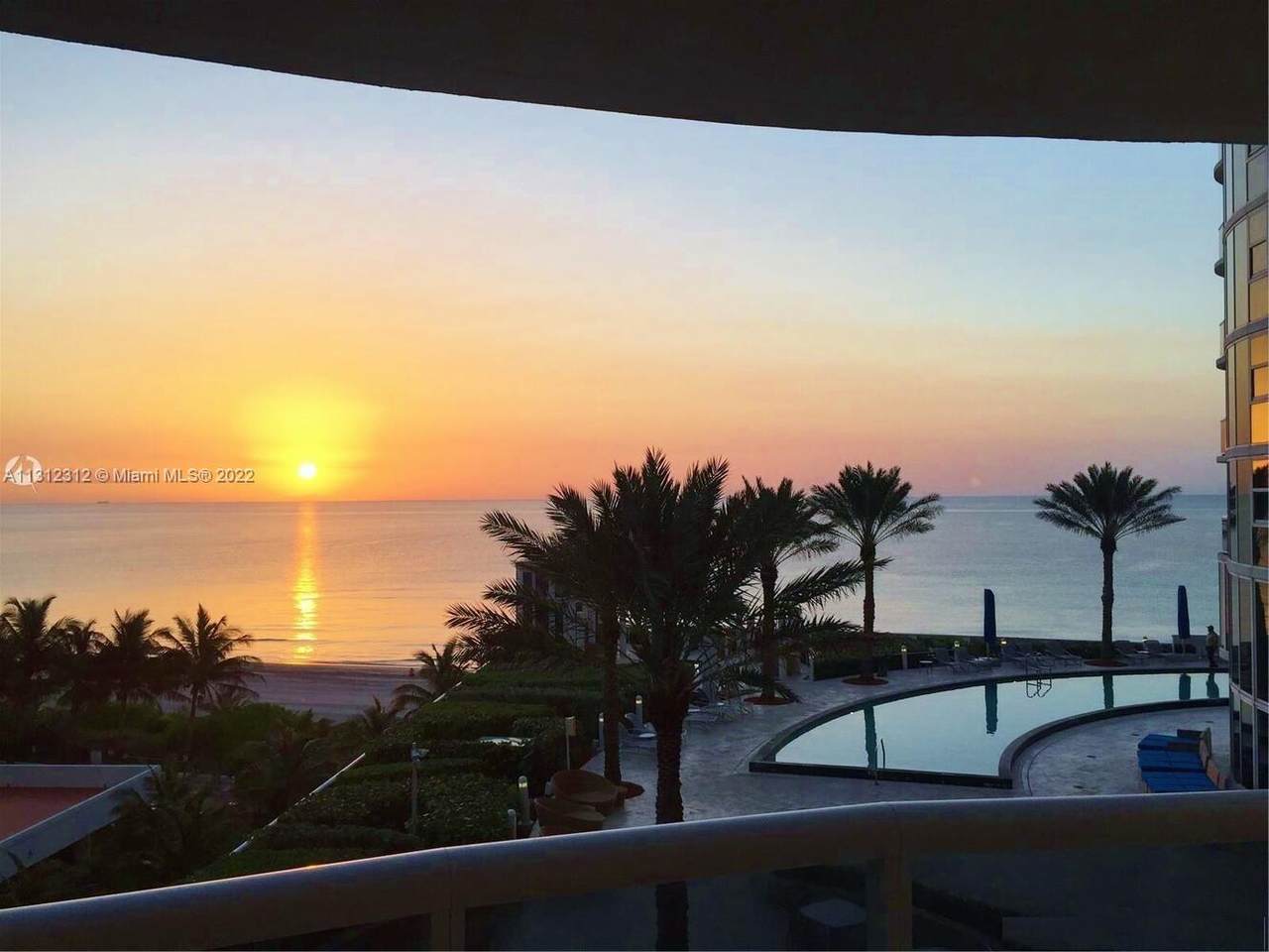 17201 Collins Ave - Photo 1