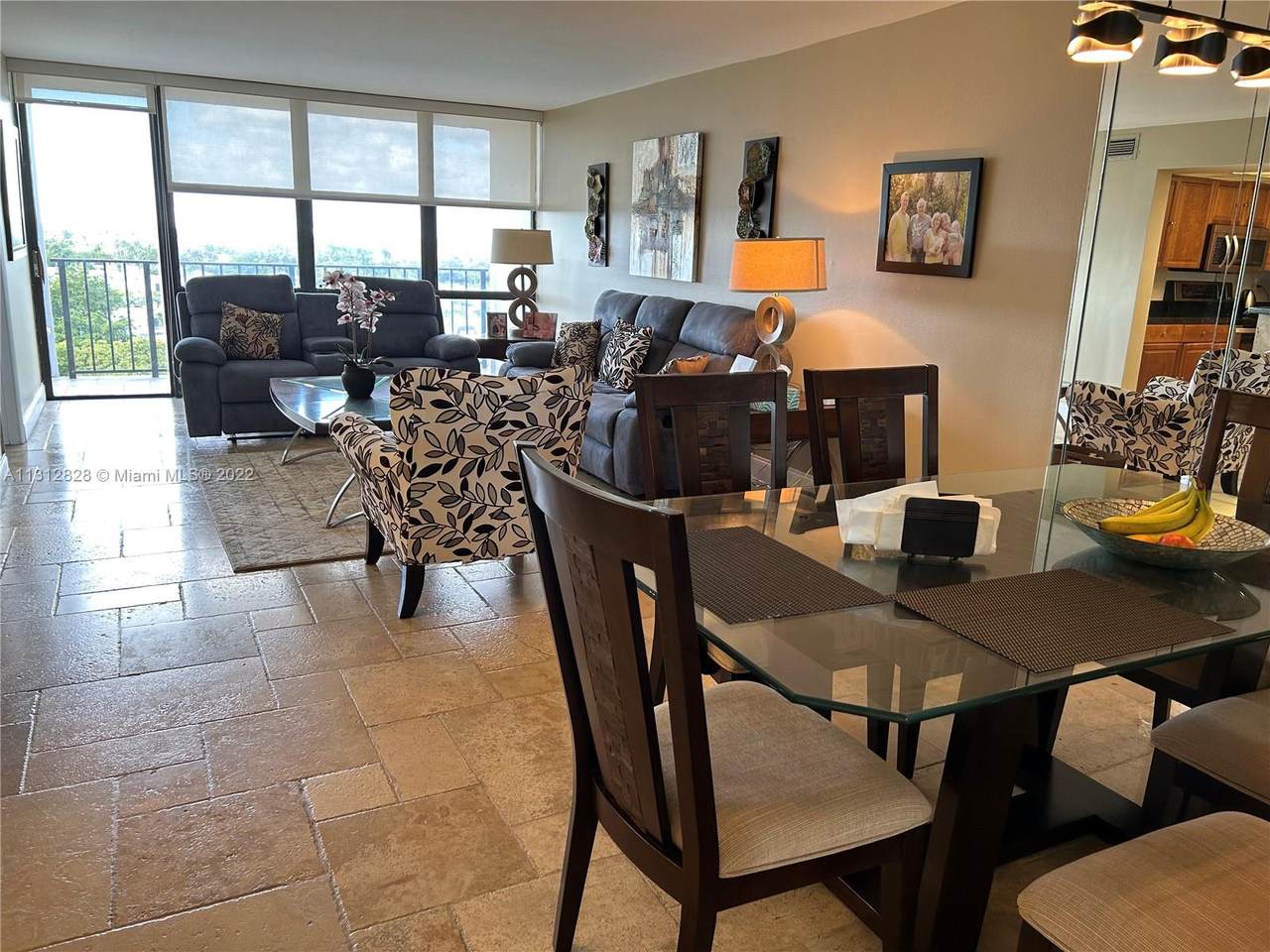 800 Parkview Dr - Photo 1