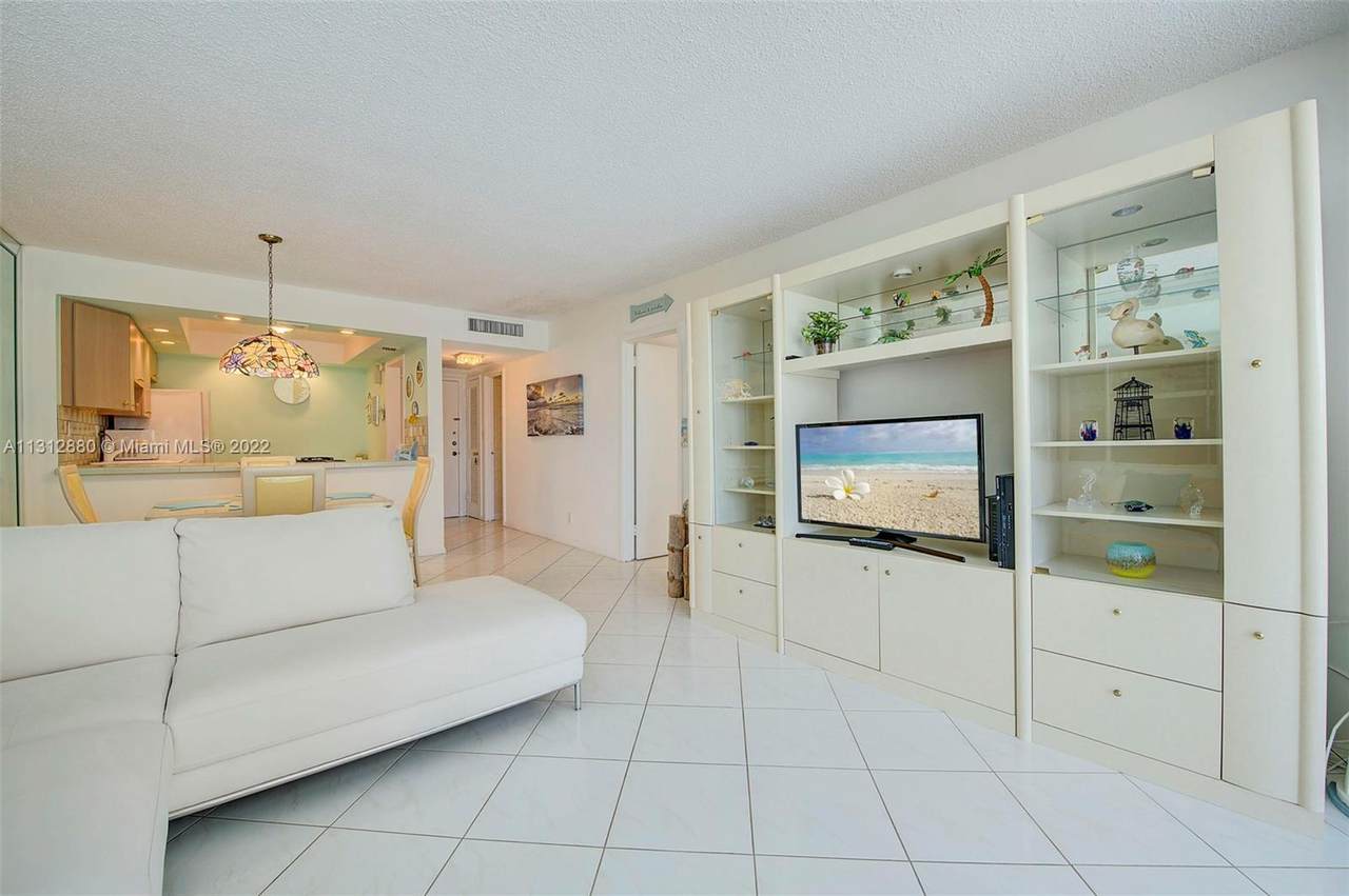 2030 Ocean Dr - Photo 1