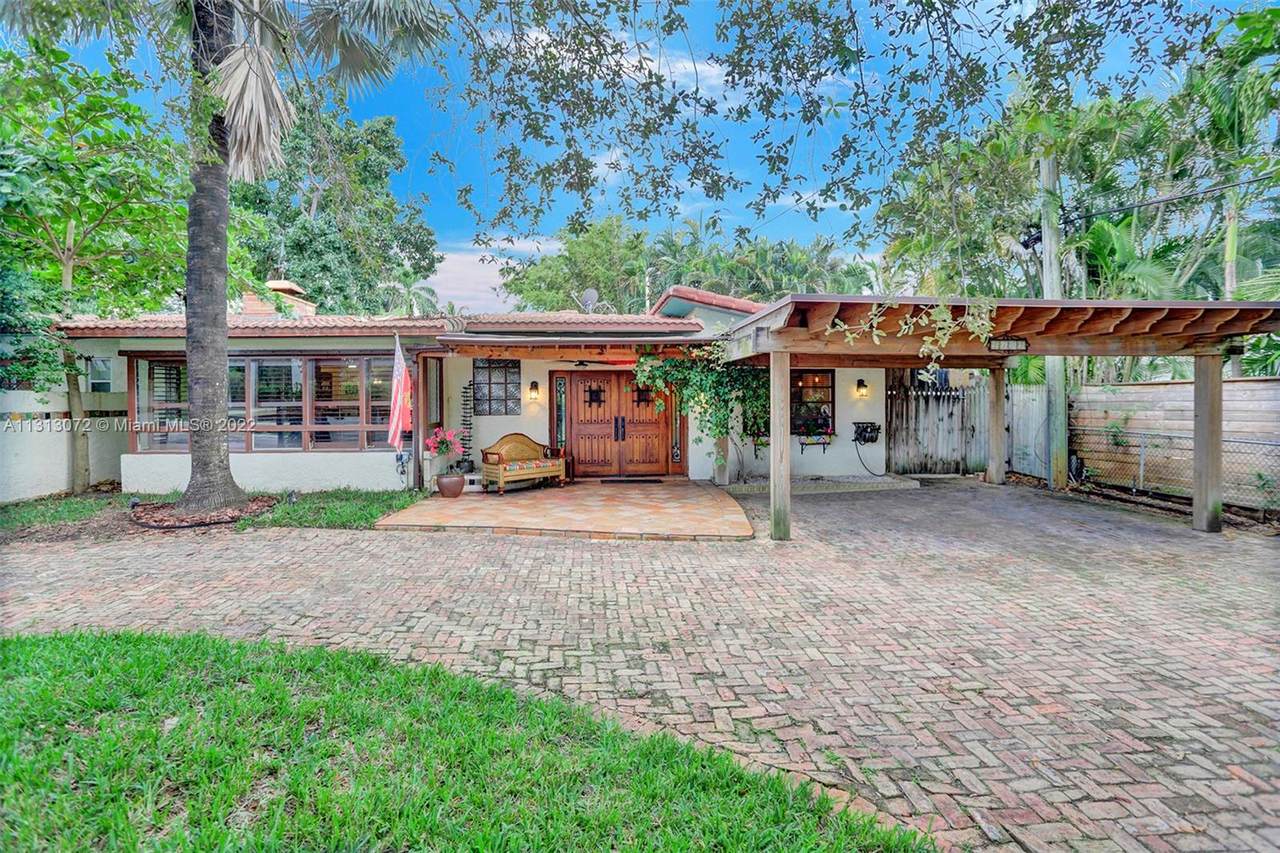 2103 Bayview Dr - Photo 1