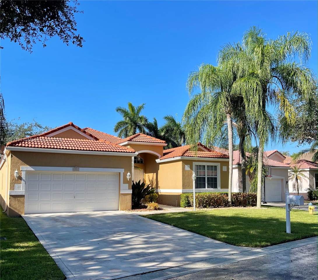 6802 81st Ct - Photo 1