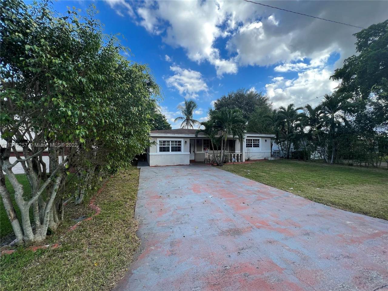 2619 Bahama Dr - Photo 1