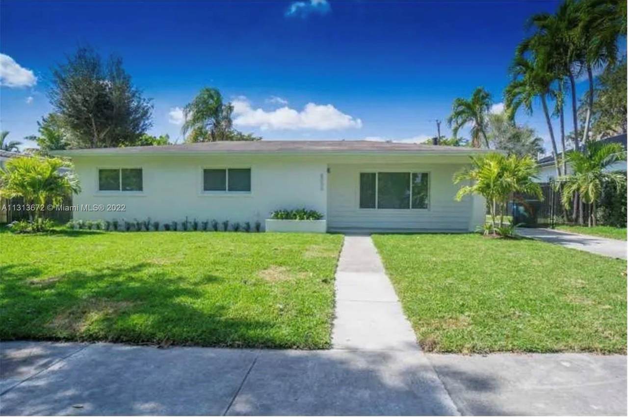 8030 62nd Ct - Photo 1