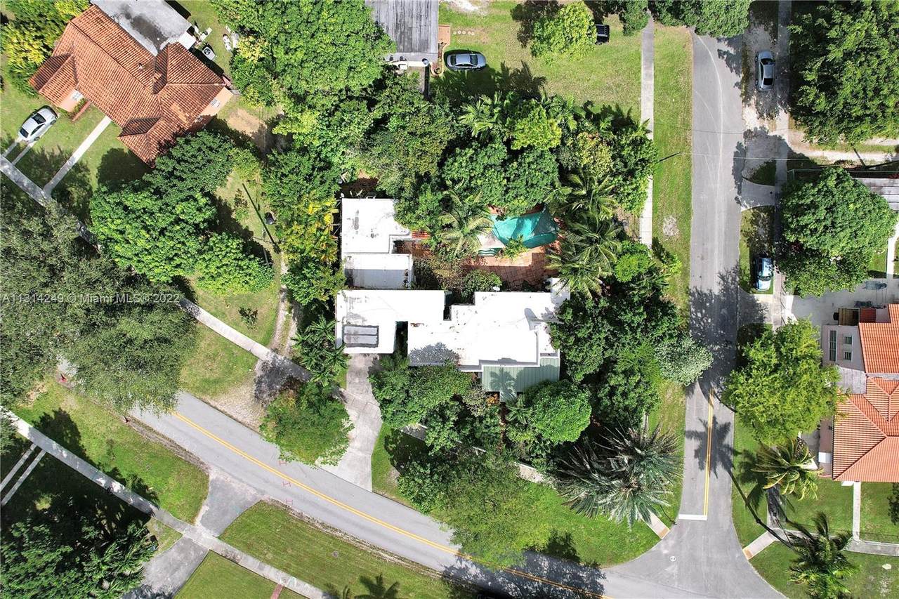 299 Pinecrest Dr - Photo 1