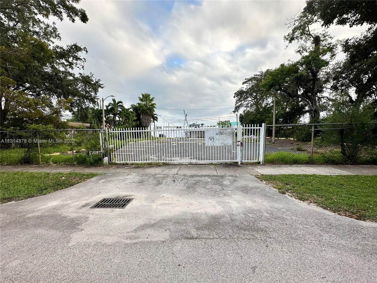 776 80th St - Photo 1