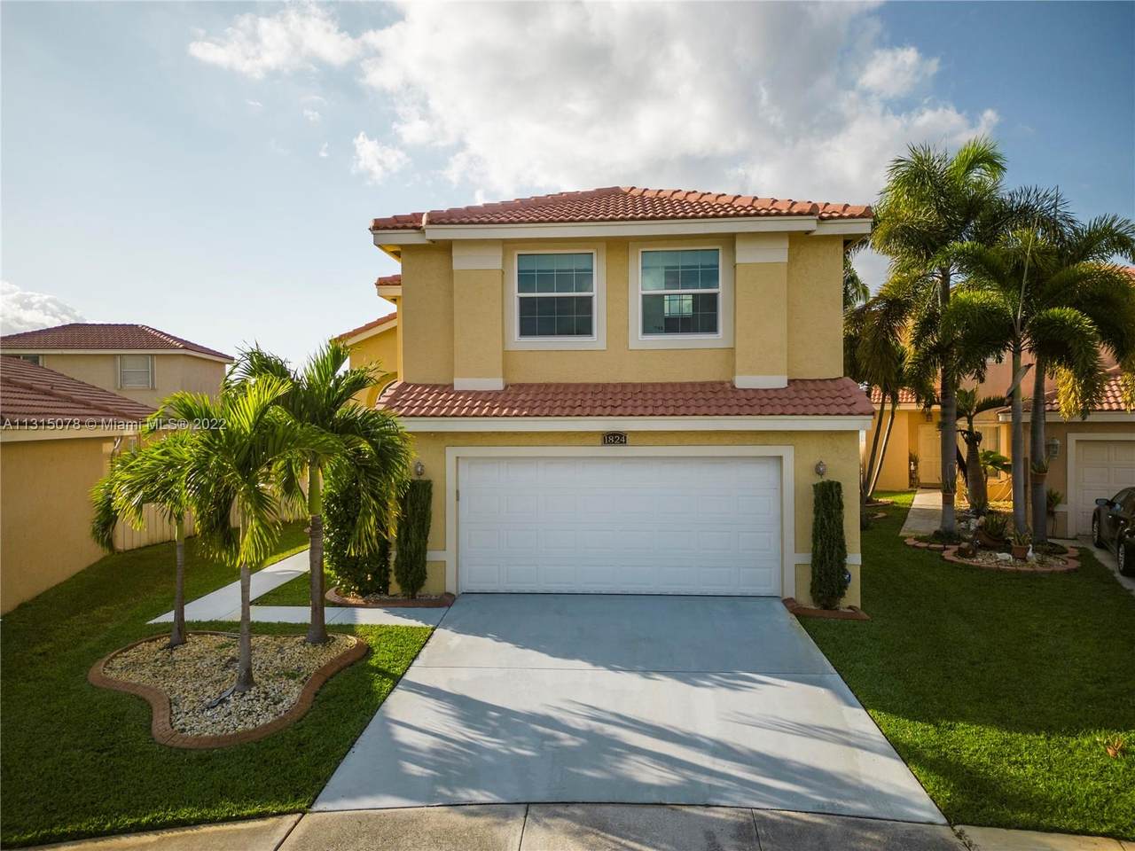1824 176th Way - Photo 1