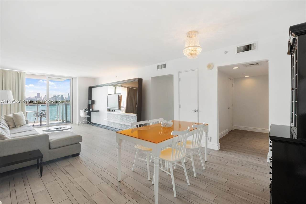 1100 West Ave - Photo 1