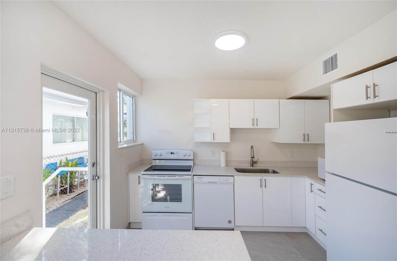835 80th St - Photo 1