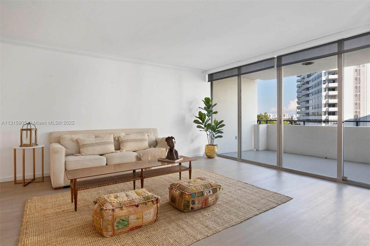 11 Island Ave - Photo 1