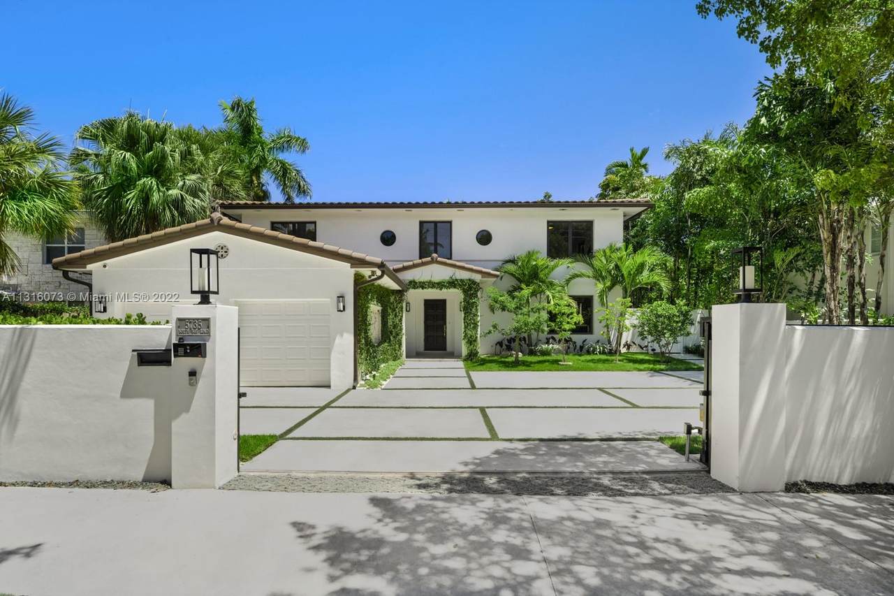 5735 Bay Rd - Photo 1