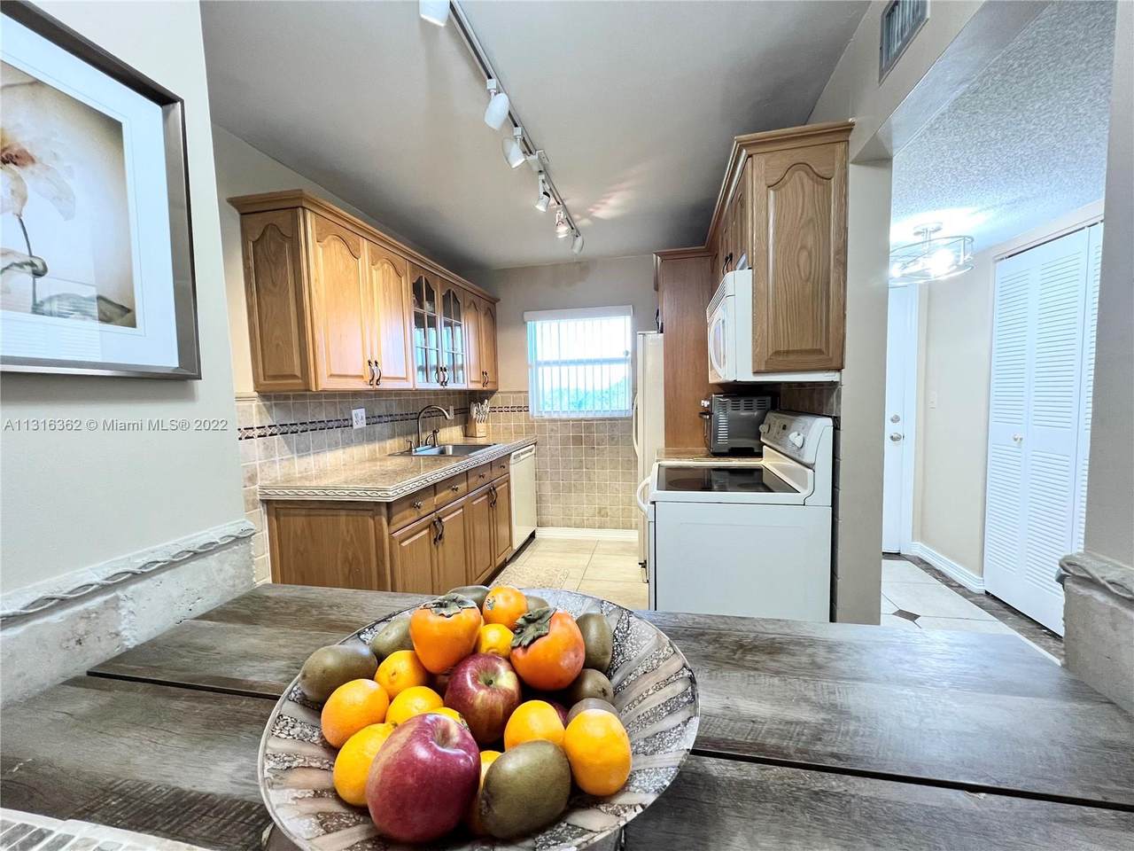 4111 Stirling Rd - Photo 1