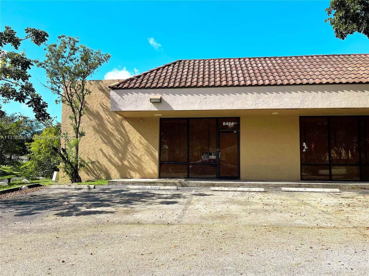 8424 Oakland Park Blvd - Photo 1