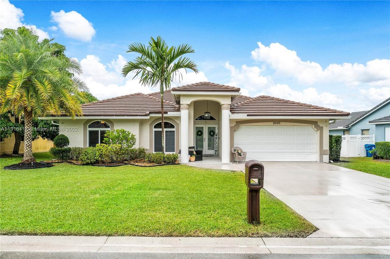 8949 45th Ct - Photo 1
