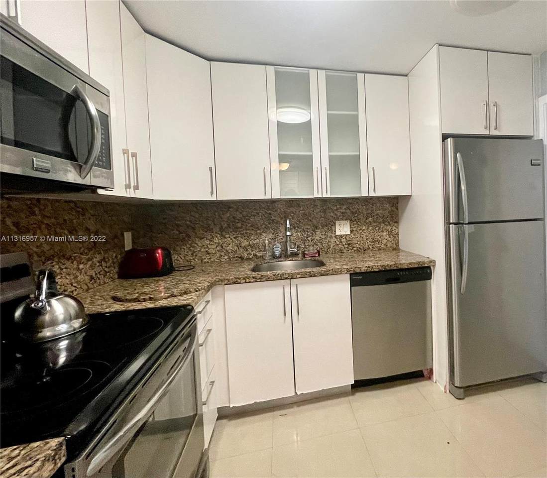 1801 Ocean Dr - Photo 1