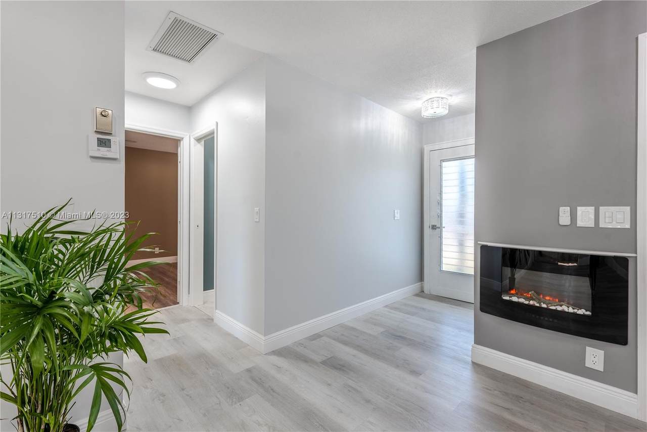 2853 Crosley Dr - Photo 1