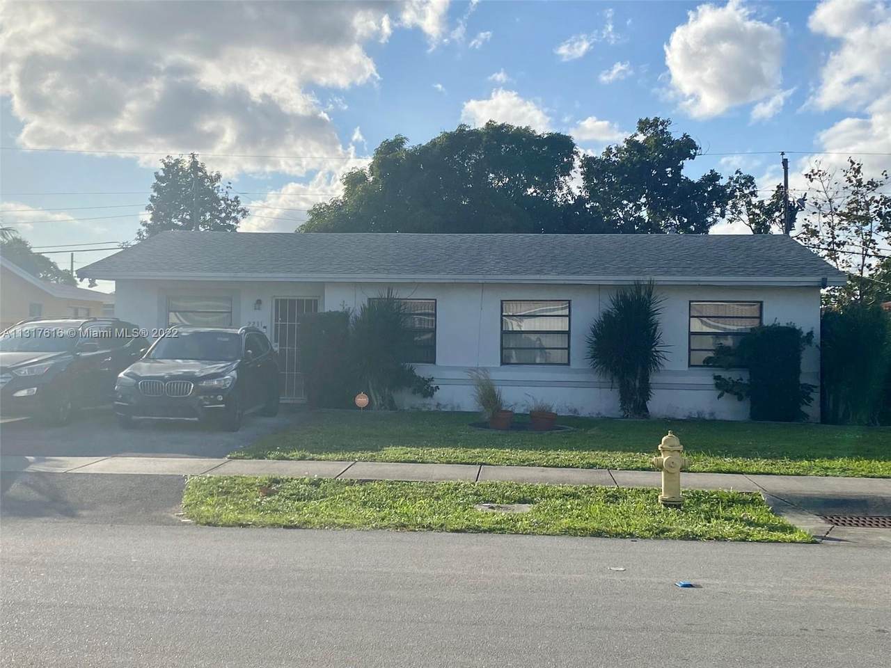 2231 30th Ave - Photo 1