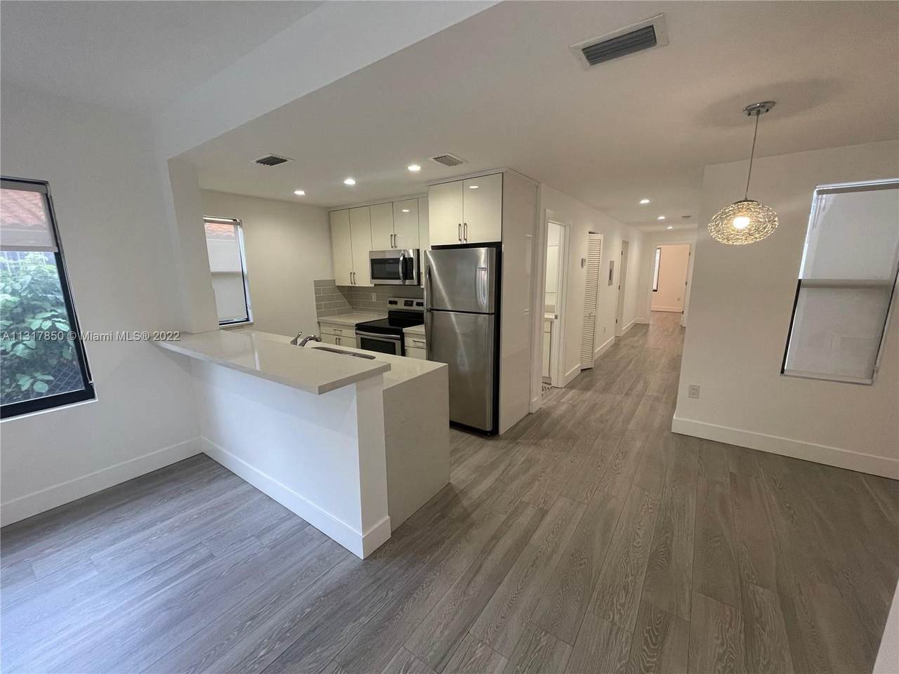 1637 10th St - Photo 1