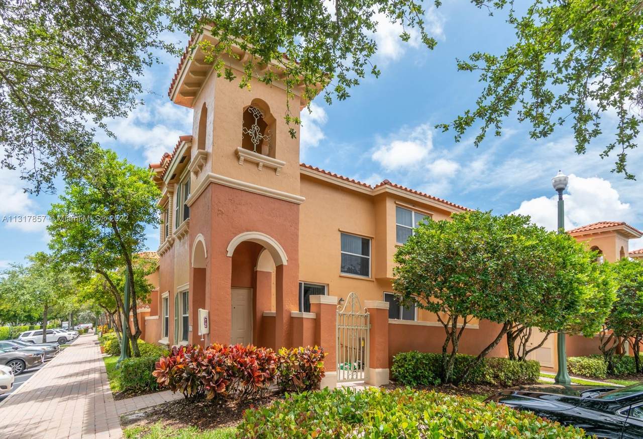2238 Coral Reef Ct - Photo 1