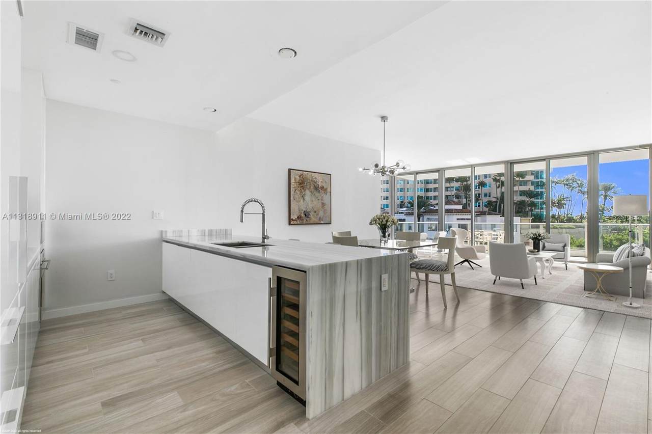 801 Pointe Dr - Photo 1