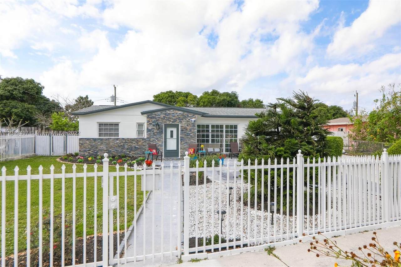 16920 40th Ave - Photo 1