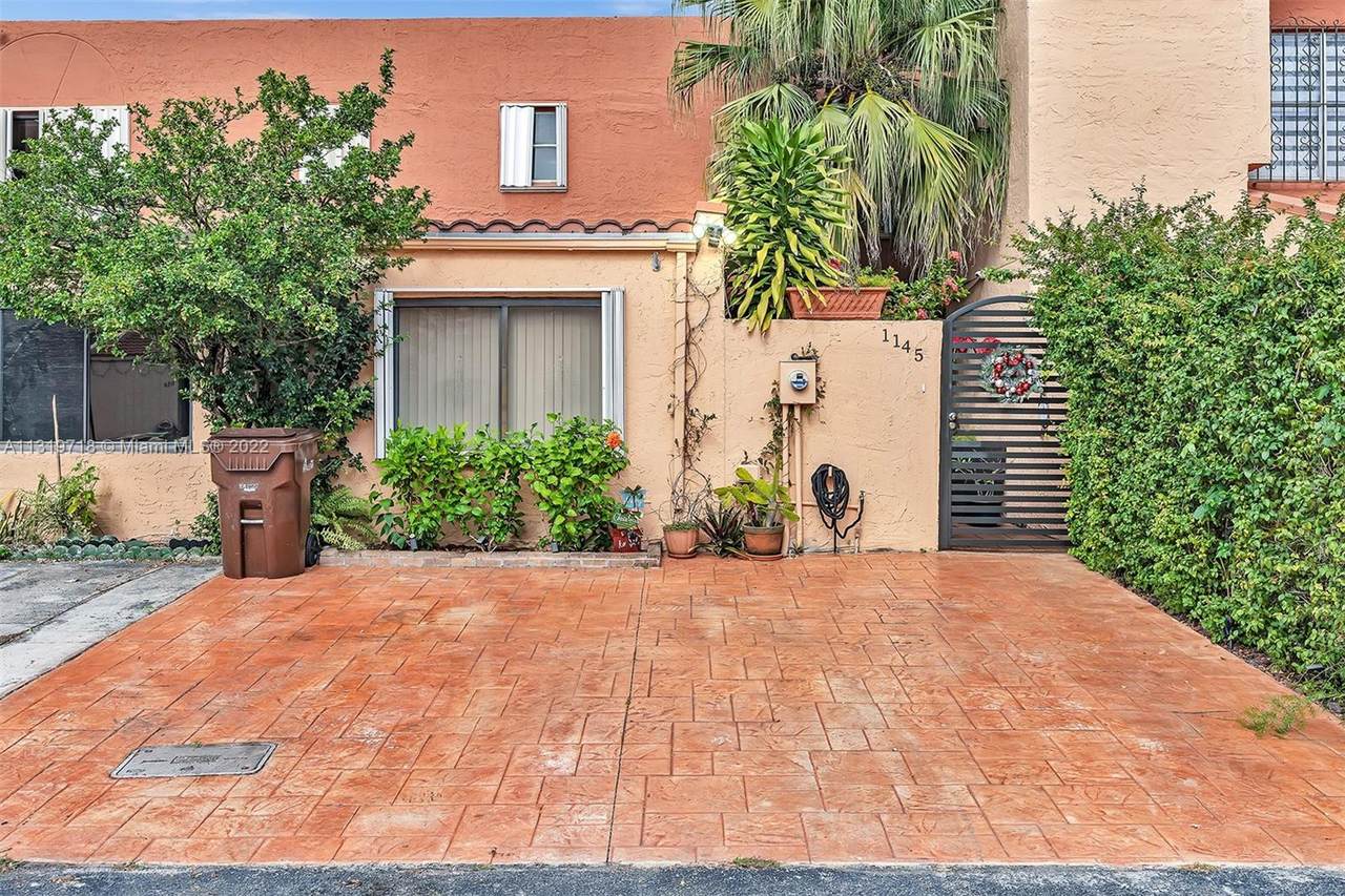 1145 42nd Pl - Photo 1