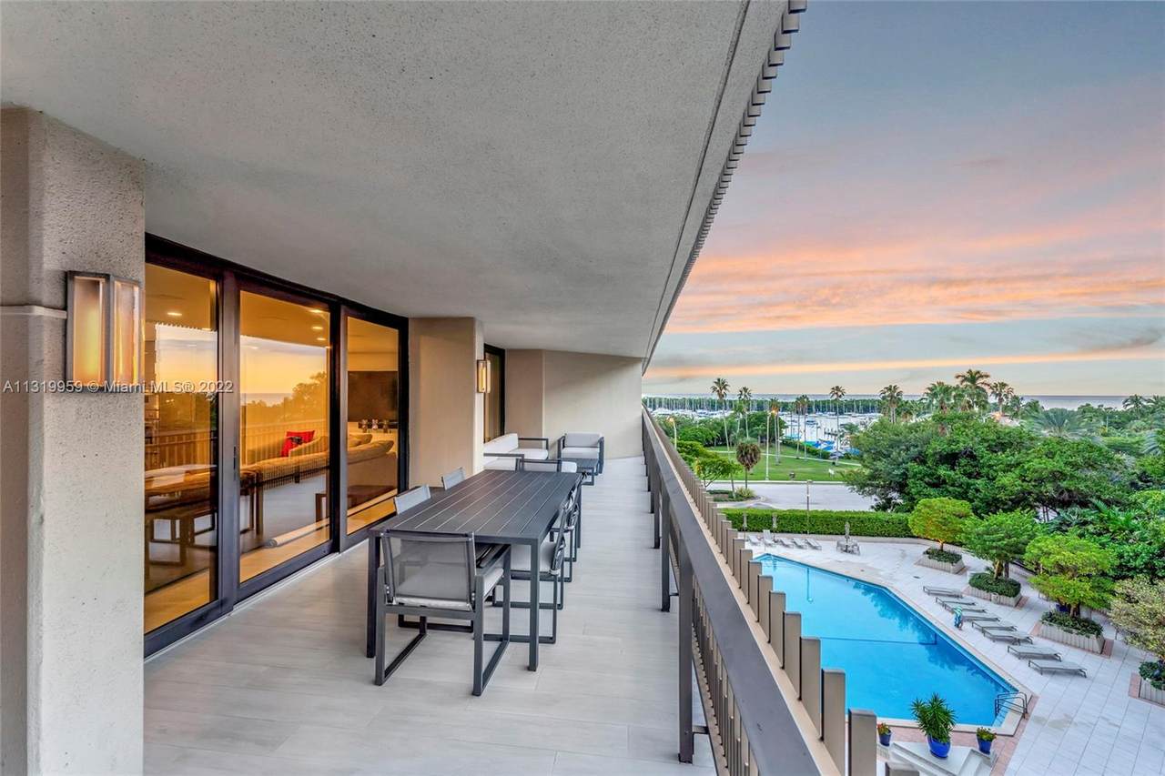2901 Bayshore Dr - Photo 1
