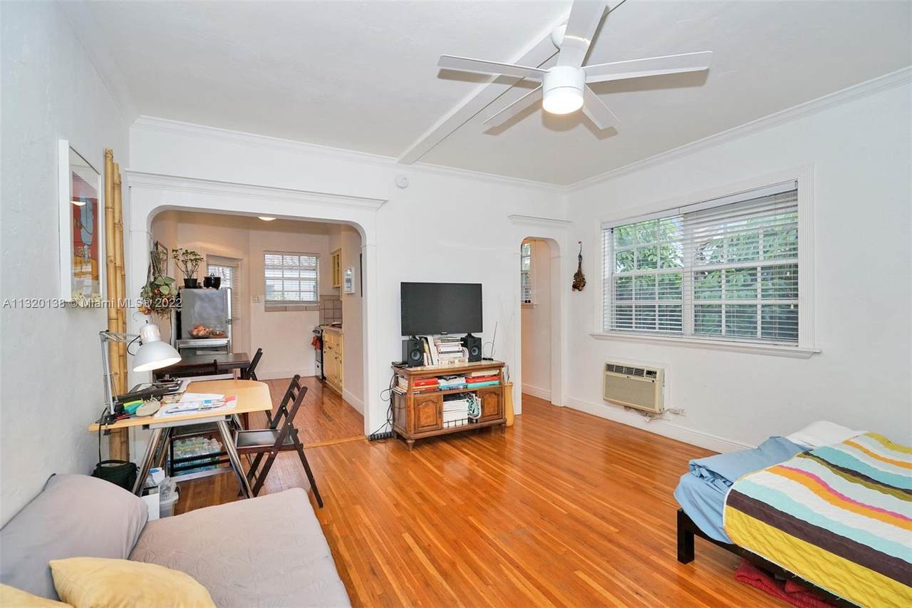 717 Espanola Way - Photo 1